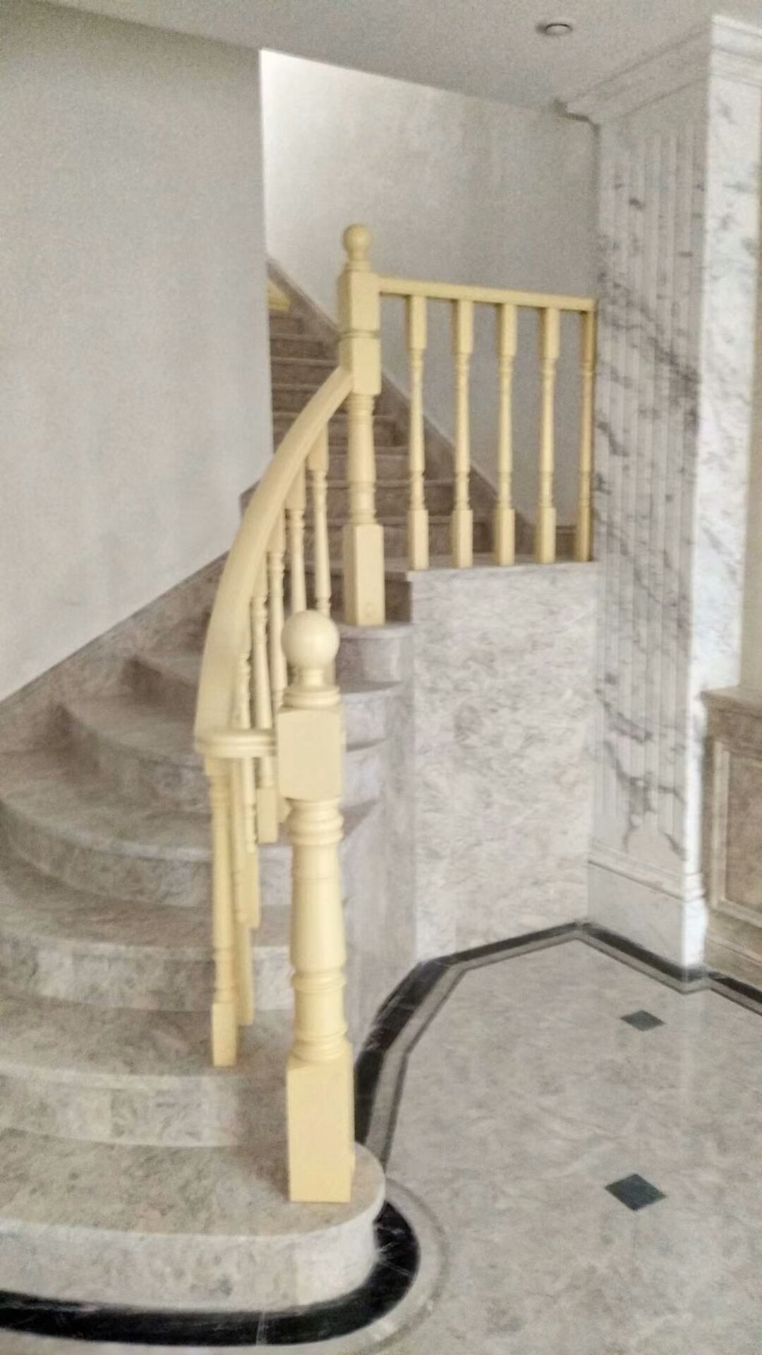 实木楼梯的优点有哪些？